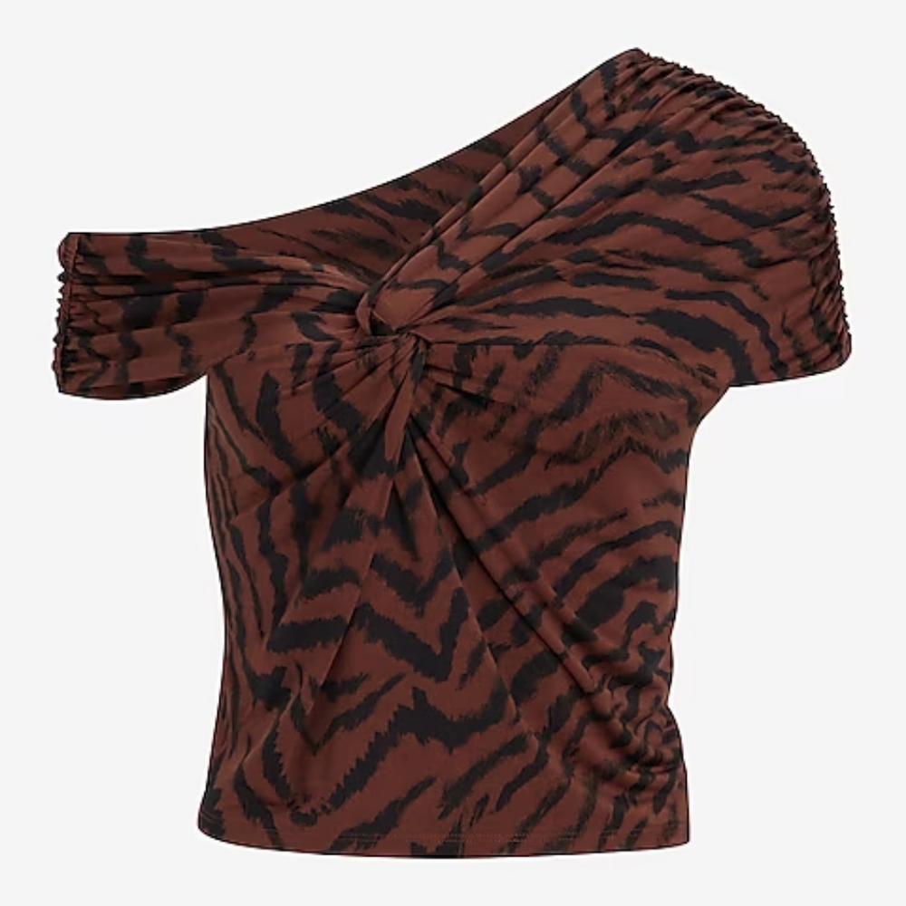 Body Contour Compression Silky Animal Print Twist One Shoulder Cropped Tee - Picture 7 of 8